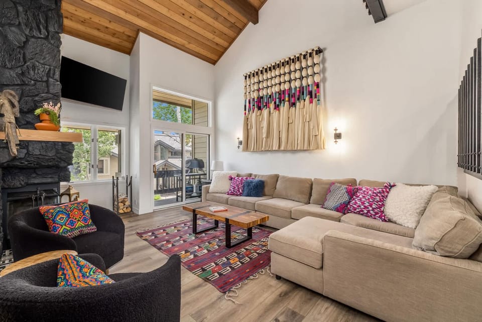 Ridgepoint Retreat - Mountain Escape for 8 with Resort Amenities House in Avon