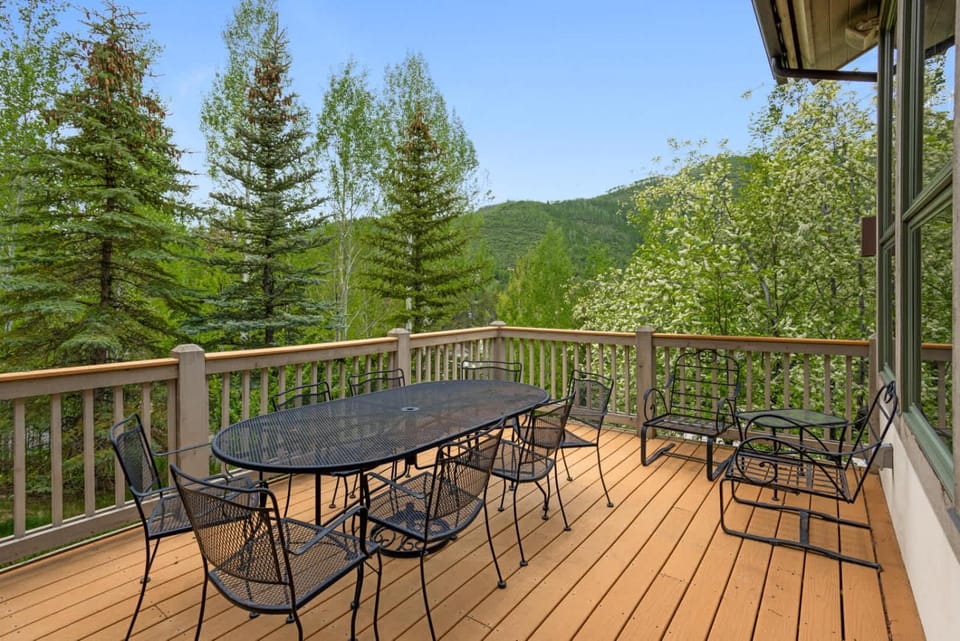 Maison de Neige - Breathtaking Mountain Stay for 8 with Hot Tub House in Vail