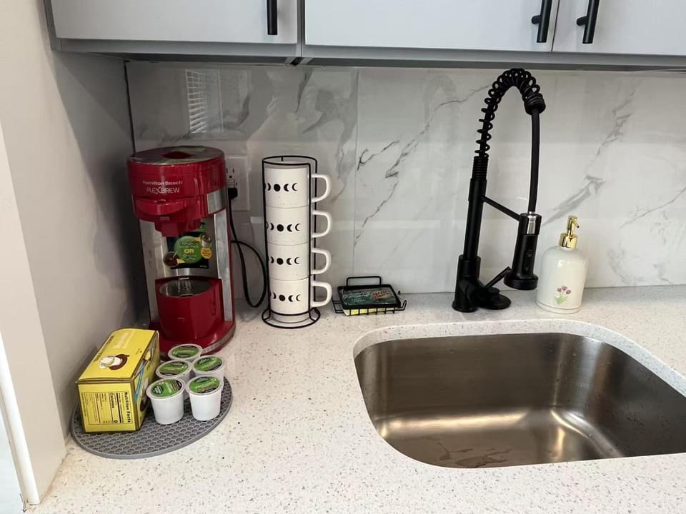 Coffee/tea facilities, Kitchen or kitchenette