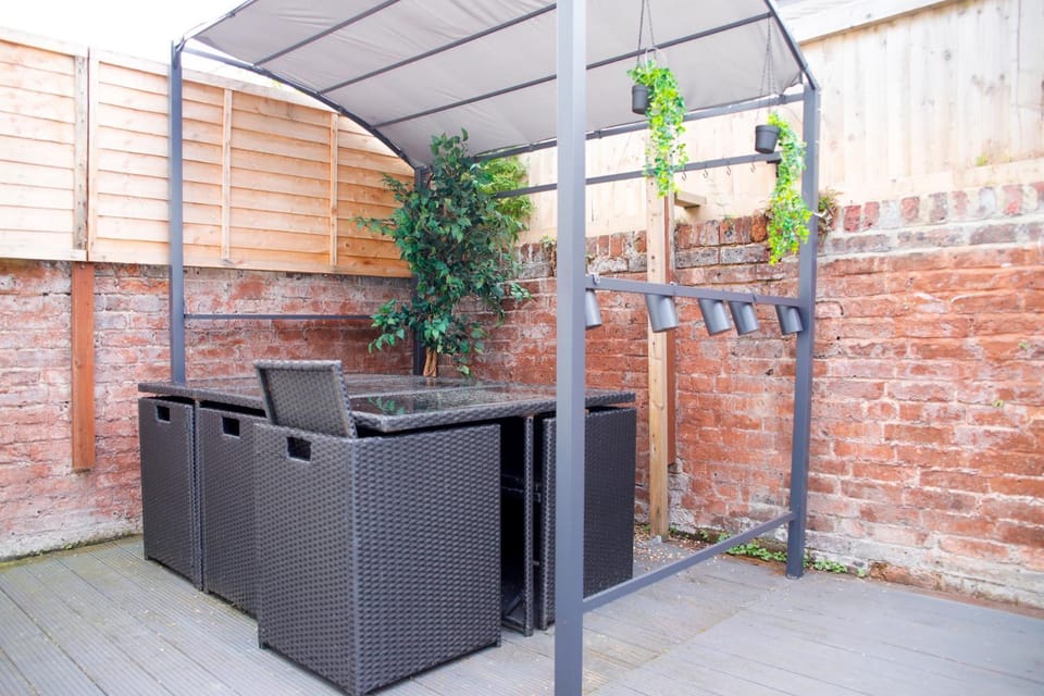 Property building, Garden view
