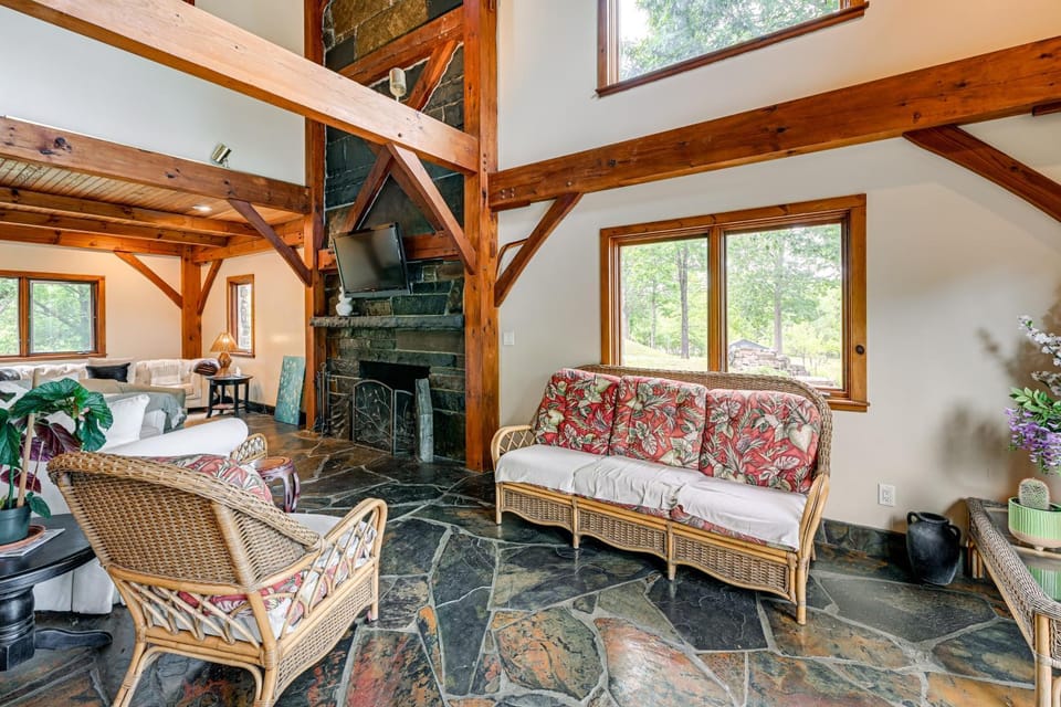 Riverfront Hudson Valley Gem w/ Beach Access! House in Capital District, NY, USA