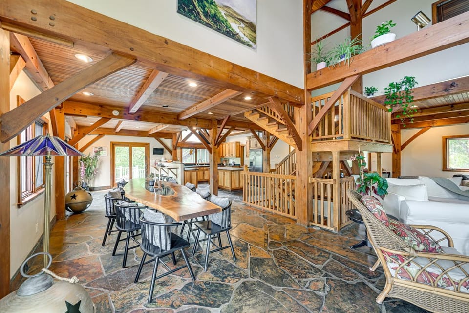 Riverfront Hudson Valley Gem w/ Beach Access! House in Capital District, NY, USA