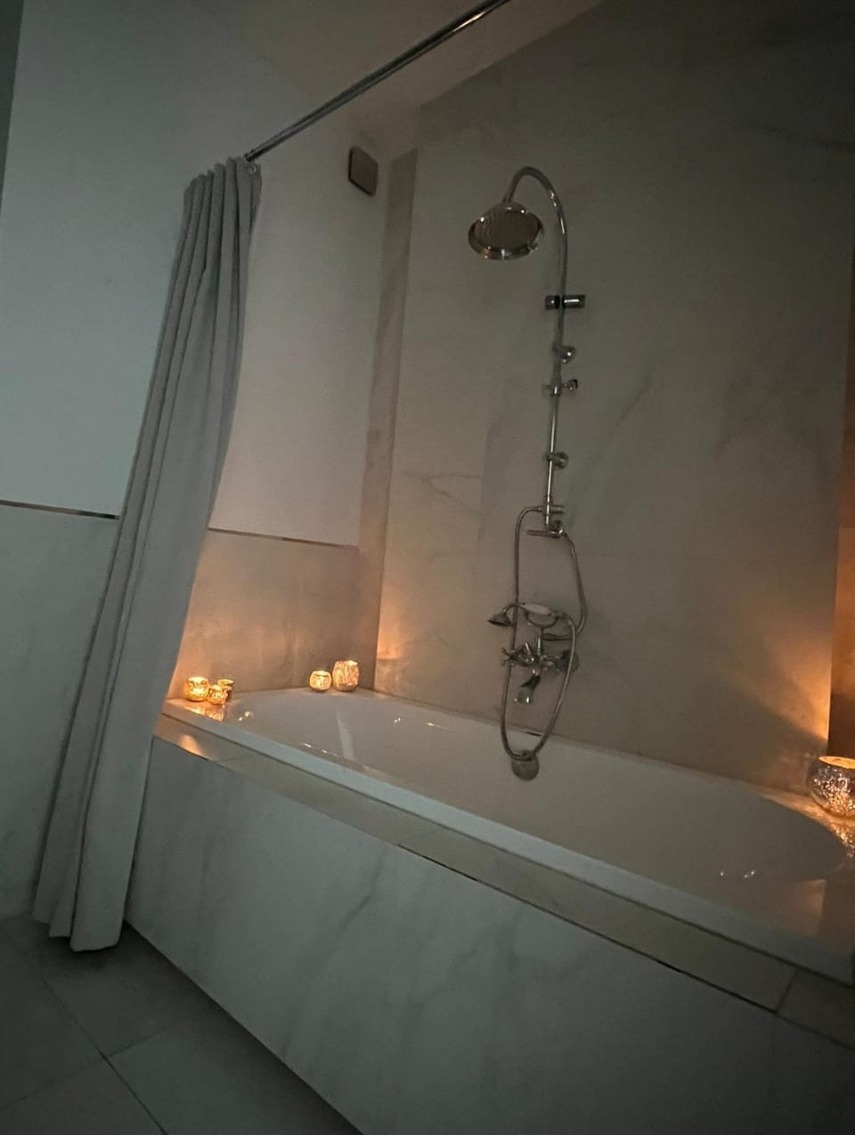 APARTAMENT PARYSKI, Centrum Słupsk Apartment in Greater Poland Voivodeship
