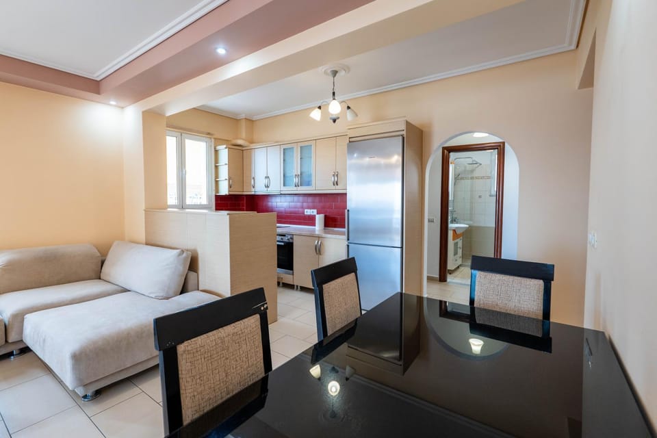Living room, Dining area, dishwasher, kitchen