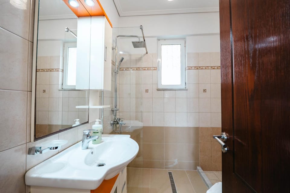 Shower, Bathroom, washing machine