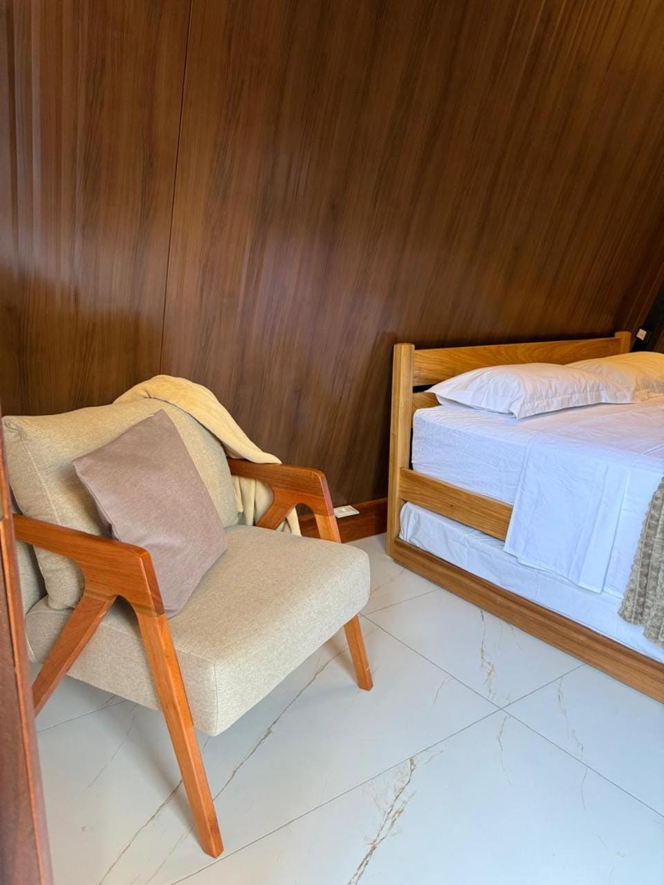 Bed, Photo of the whole room, Seating area, Bedroom