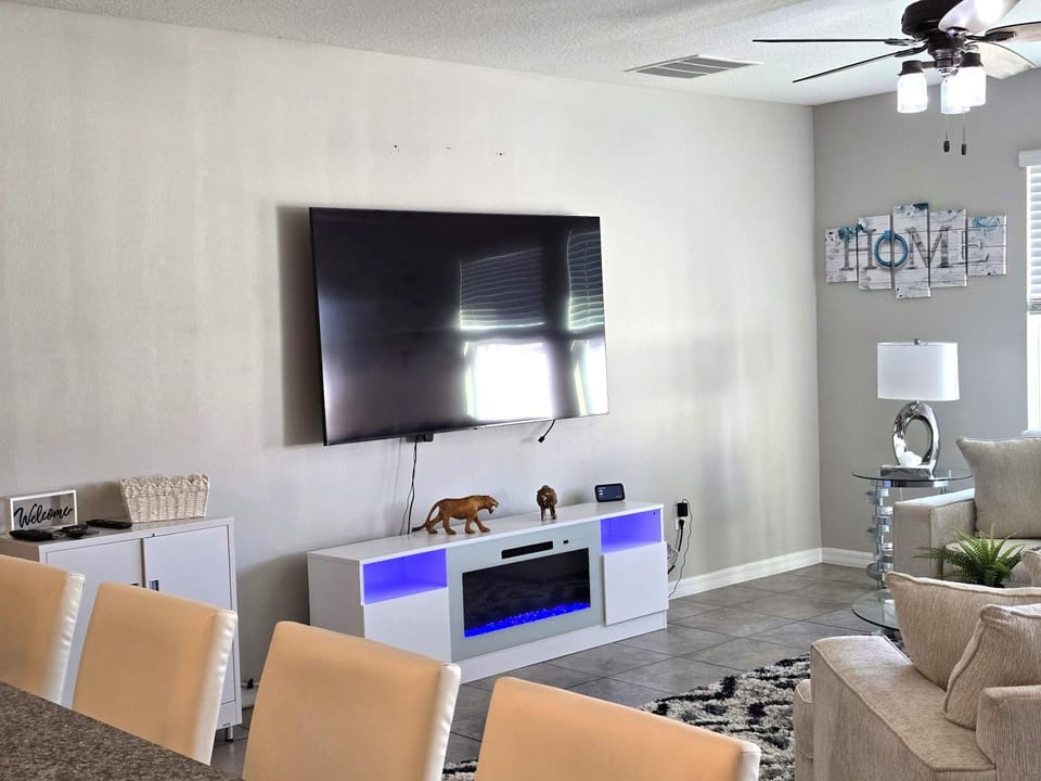 GoldStar Luxury Home House in Florida