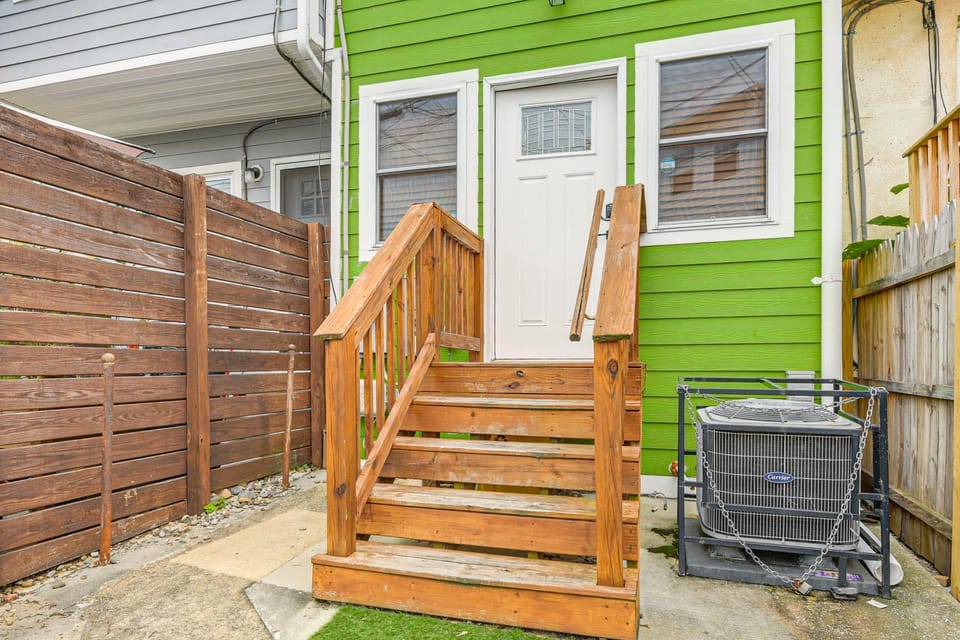 Patio, Parking