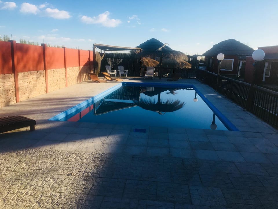 Day, Pool view