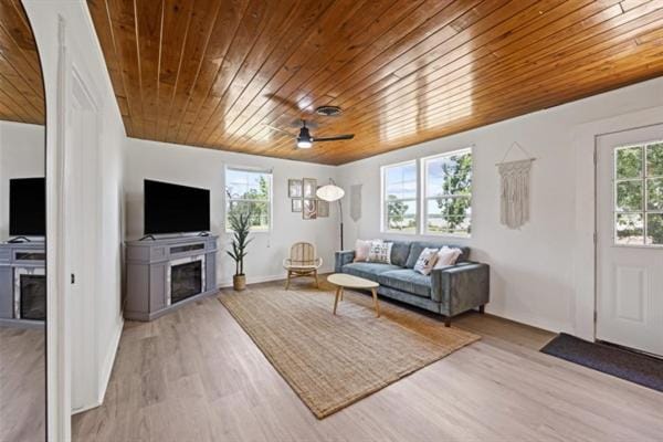Whispering Oak- Lakefront Cabin Retreat Cabin in Lake Texoma