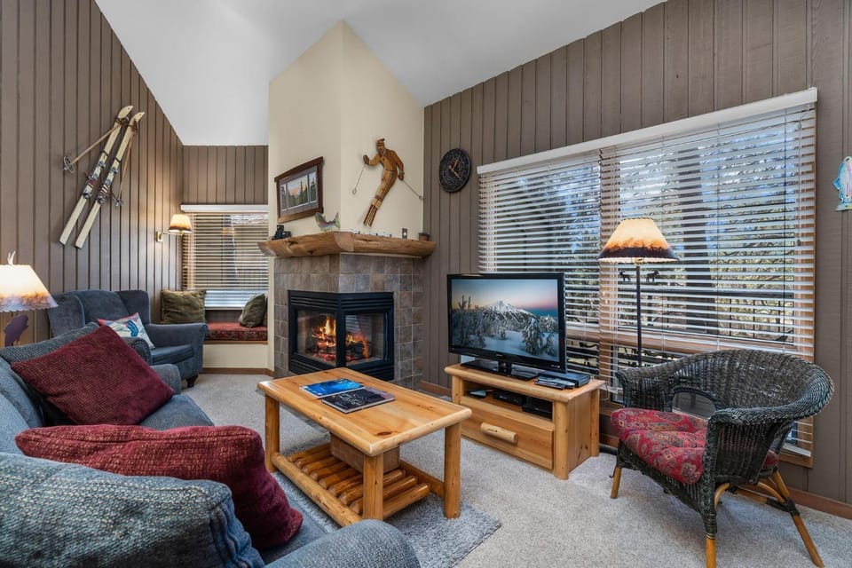 Bend Mt Bachelor 2 Bedroom Condo House in Bend