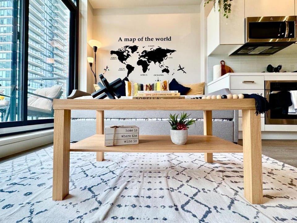 Elegant, Comfy & Sophisticated MetroLux Downtown Suite Apartment in Calgary