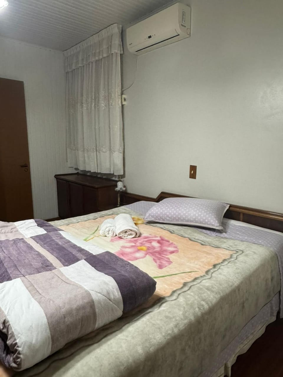Bed, Photo of the whole room, Bedroom, towels, air conditioner