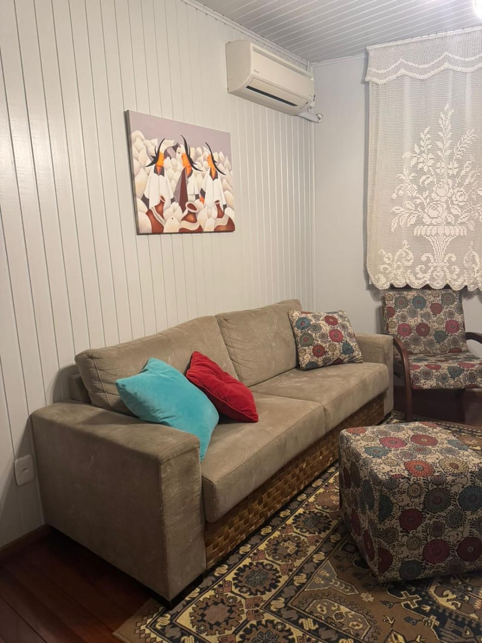 Living room, Seating area, air conditioner