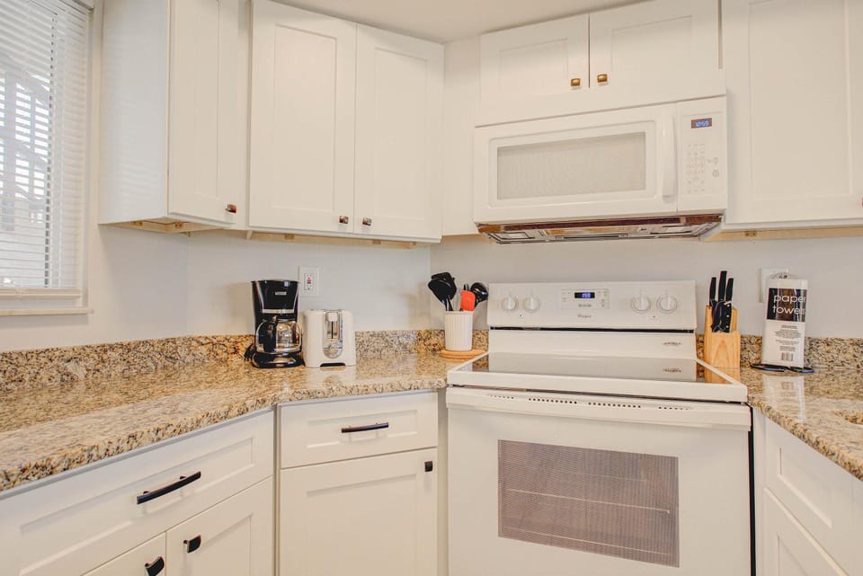 Ocean Side Complex with Heated Pool B-15 Apartment in Butler Beach