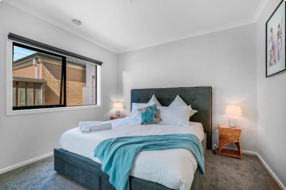 Dunes Getaway - Coastal Luxury Meets Laid Back Living House in Torquay