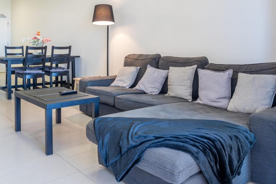 Barramul on the Park with Pool & Gym Access Apartment in Bulimba