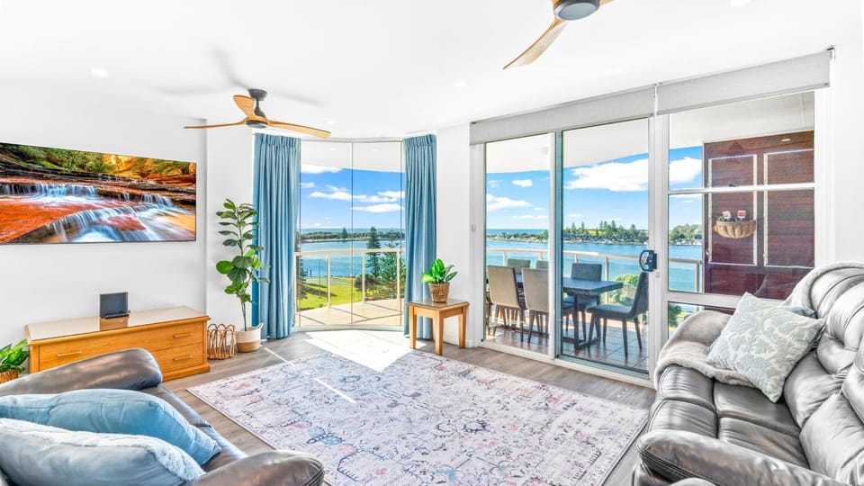 TV and multimedia, Living room, Lake view