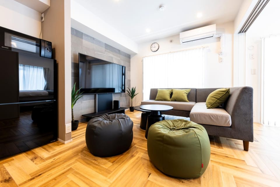 Amp Flat TFK西新駅前 Apartment in Fukuoka