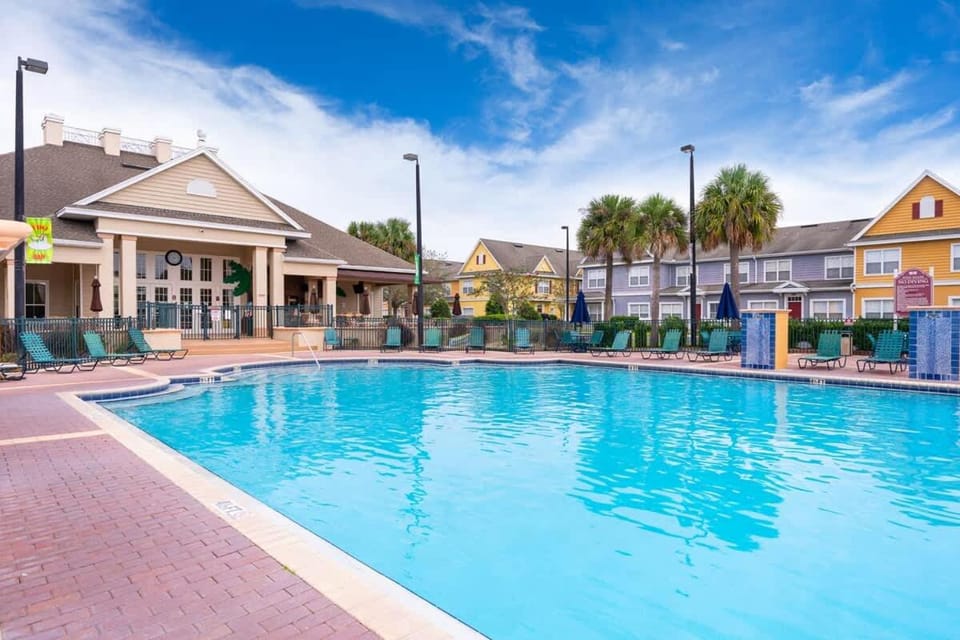 Charming 3BrTownhome near Disney House in Kissimmee