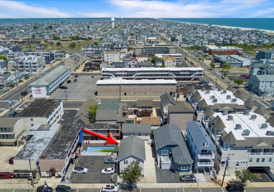 Seaside Serenity boho chic 3-Bedroom Shore condo 2 blocks to the beach and boardwalk House in Seaside Heights