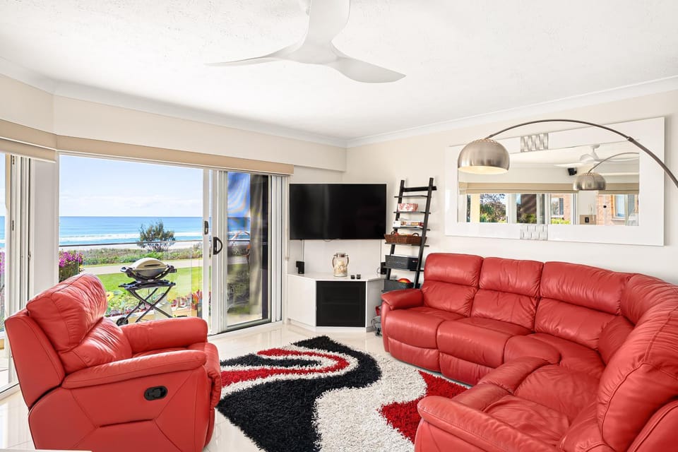 Ocean Whispers Apartment in Gold Coast
