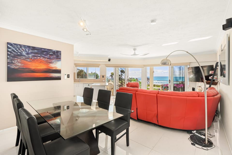 Ocean Whispers Apartment in Gold Coast