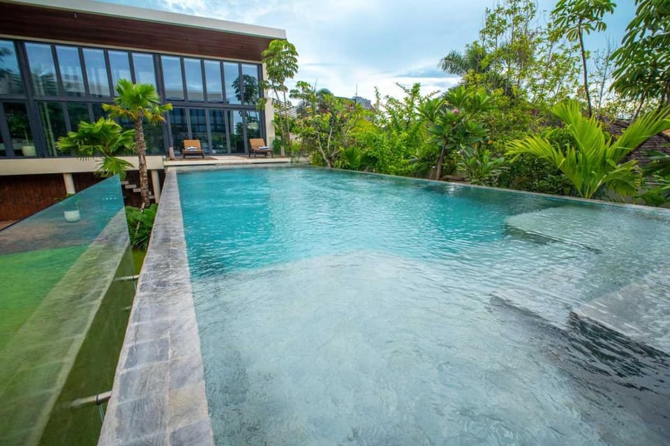 Swimming pool, Swimming pool