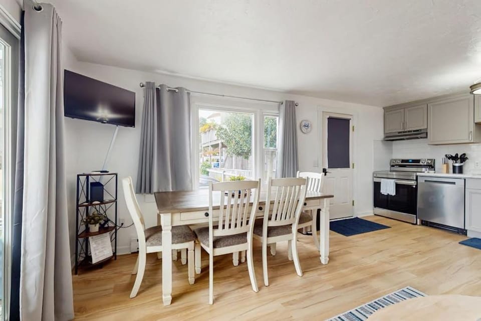 Bay Colony Breeze House in Provincetown