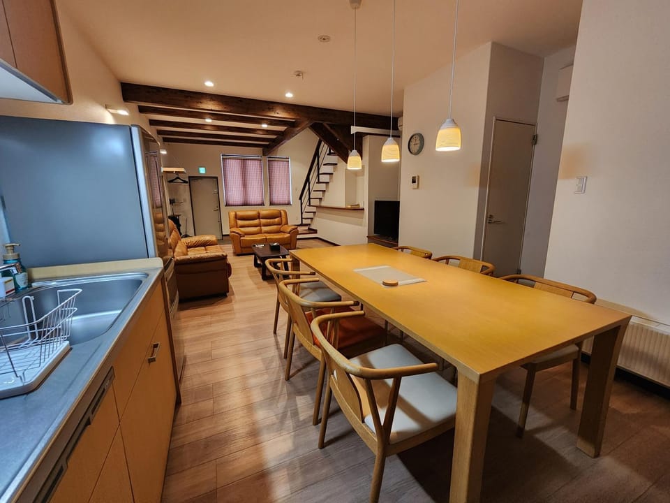 Kitchen or kitchenette, Living room, Seating area, Dining area