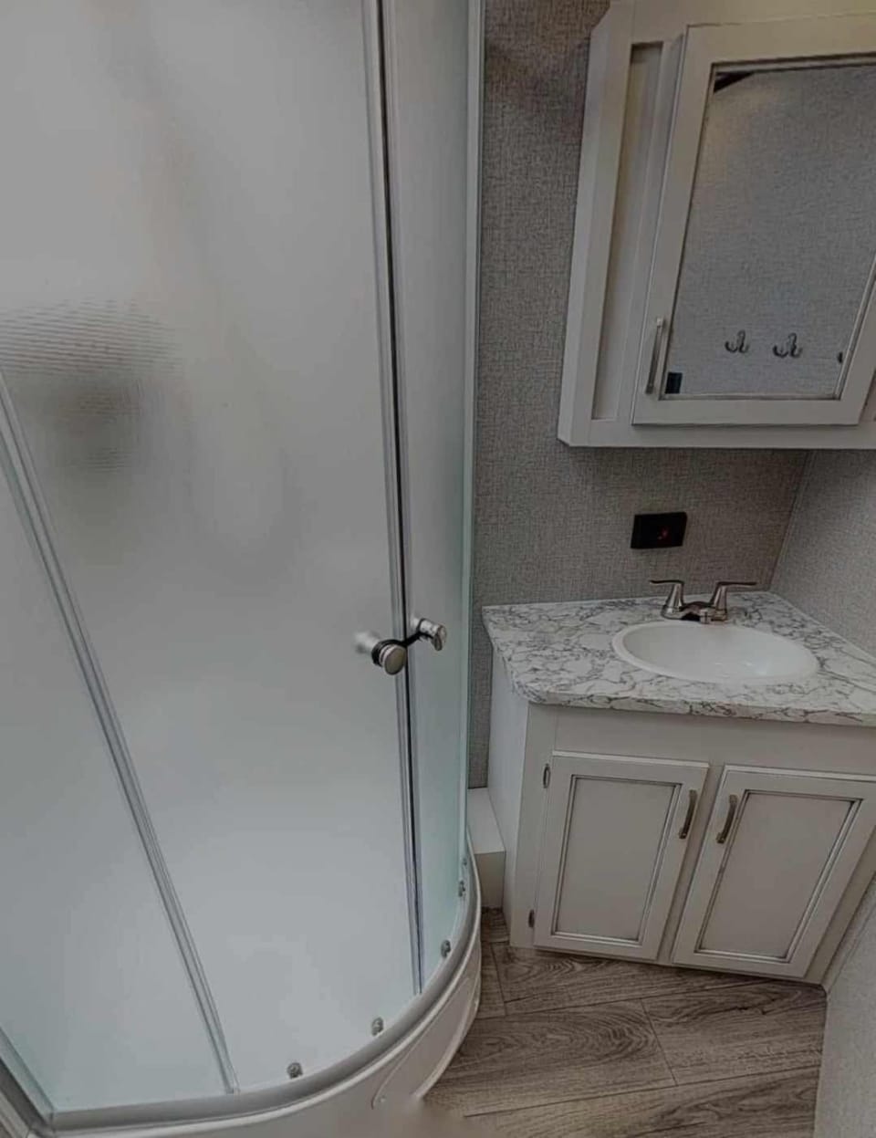 Shower, Toilet
