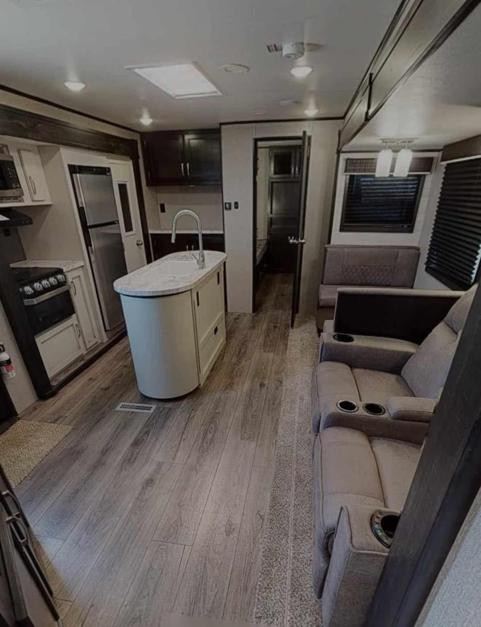 Kitchen or kitchenette, Living room