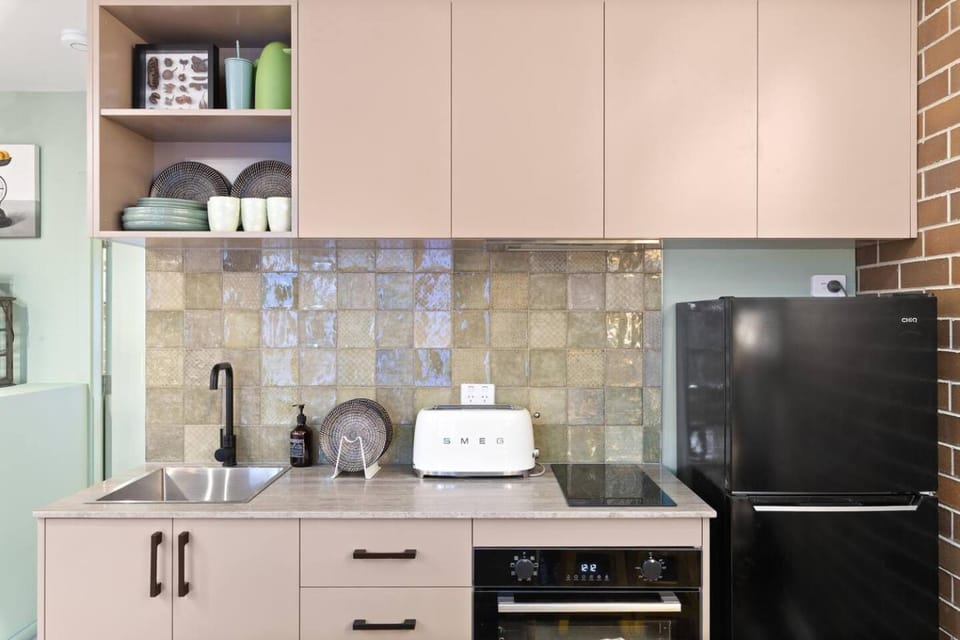 Kitchen or kitchenette, Other, oven, stove, toaster