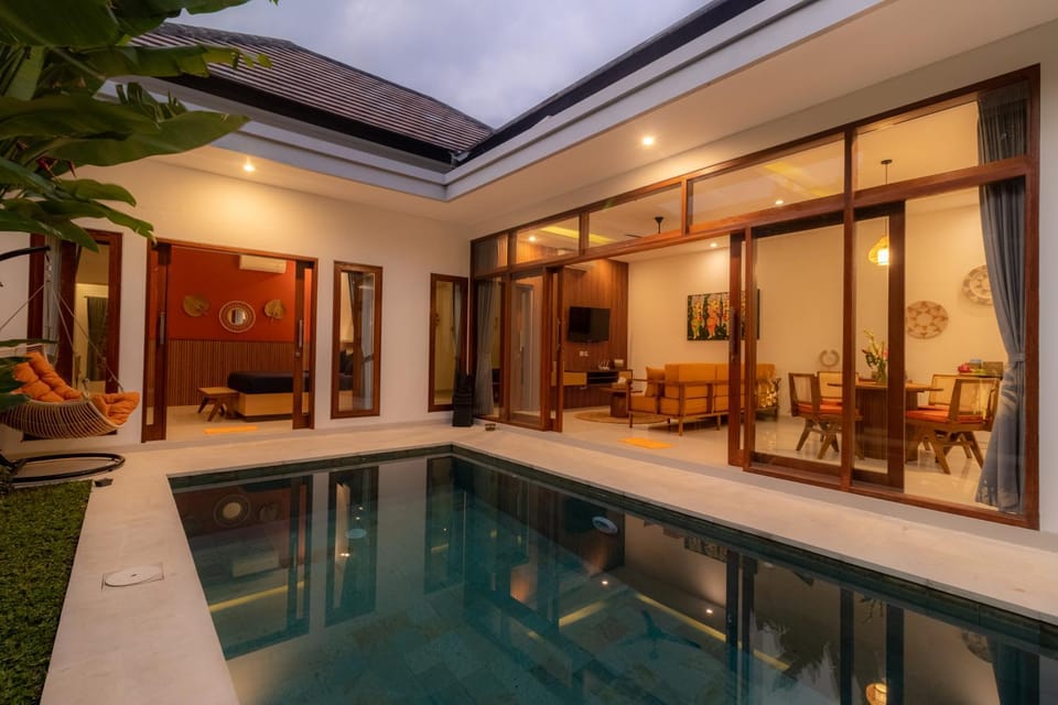 Living room, Seating area, Swimming pool, Swimming pool