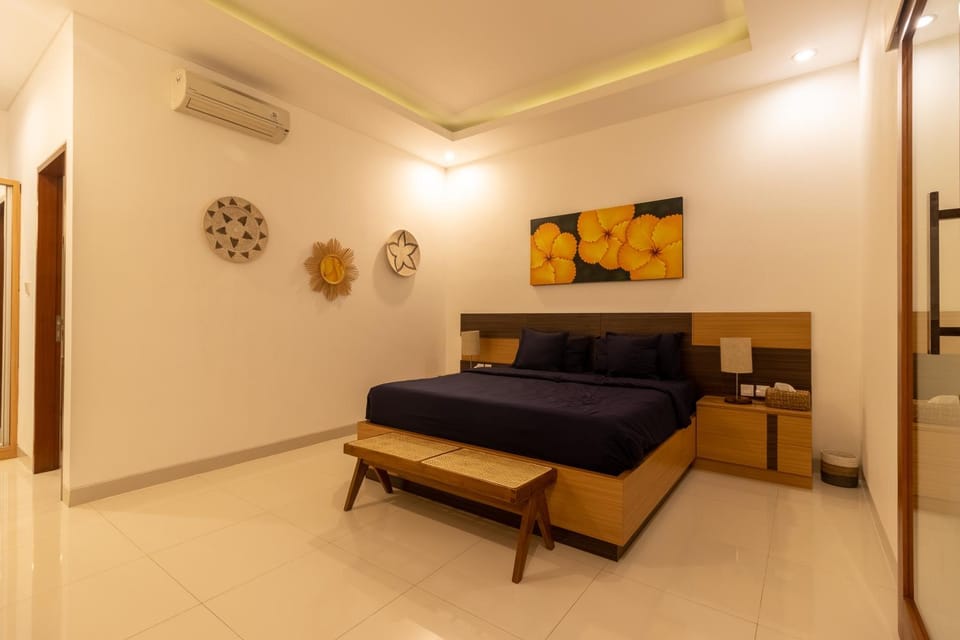 Bed, Photo of the whole room, Bedroom, air conditioner
