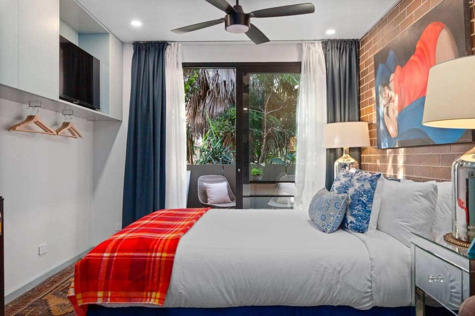TV and multimedia, Other, Photo of the whole room, Bedroom