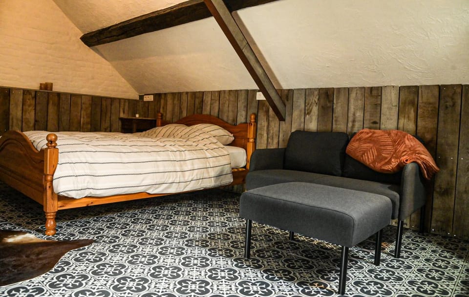Seating area, Bedroom
