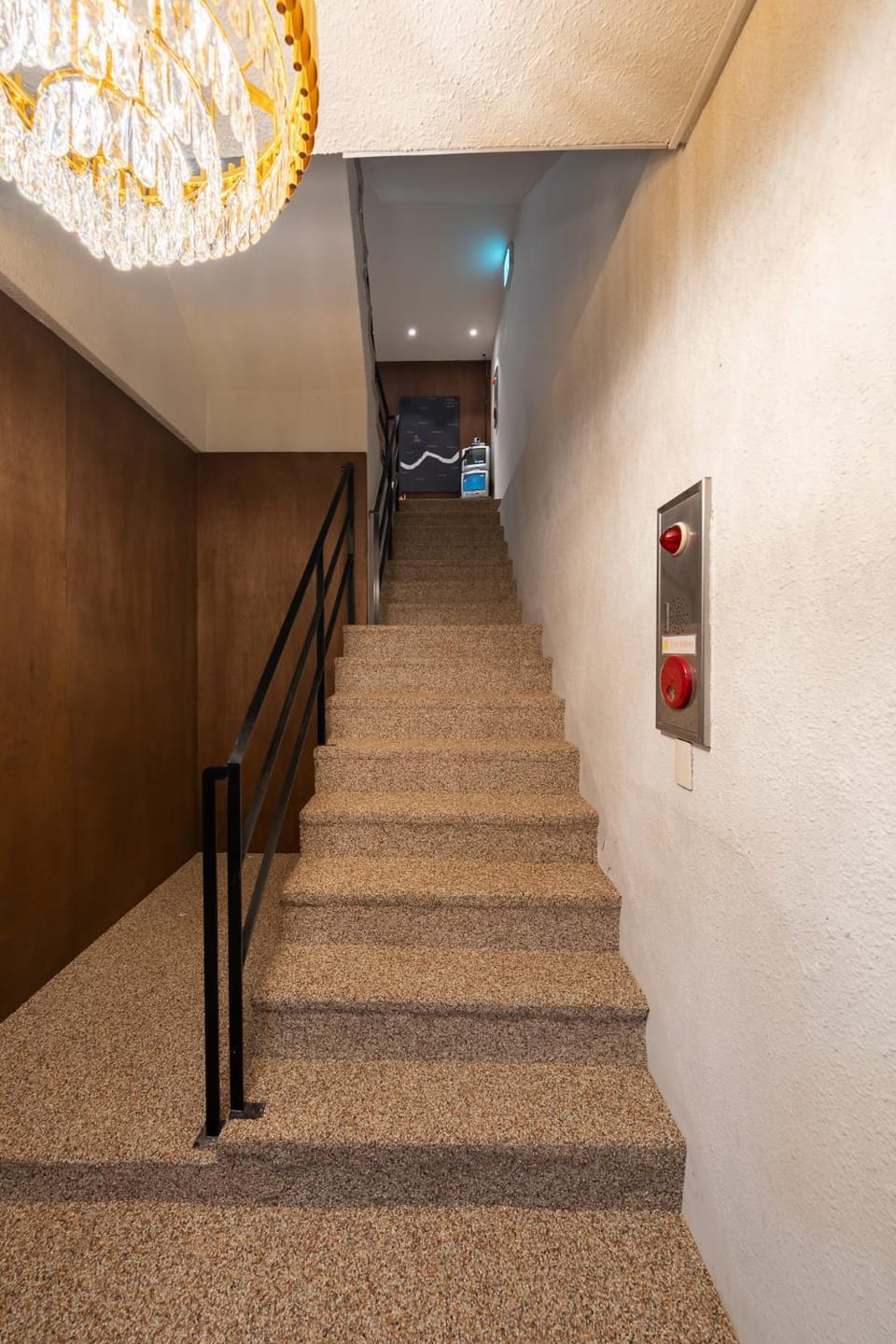 Life in Cheonggye Capsule hotel in Seoul