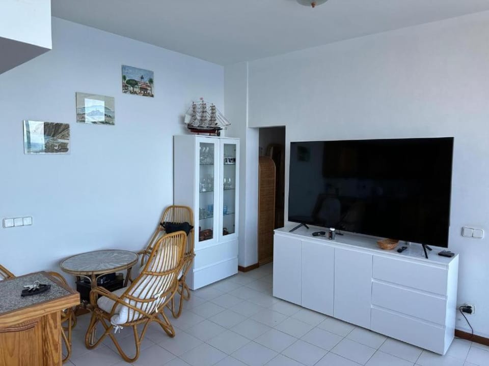 TV and multimedia, Seating area, Dining area, Evening entertainment