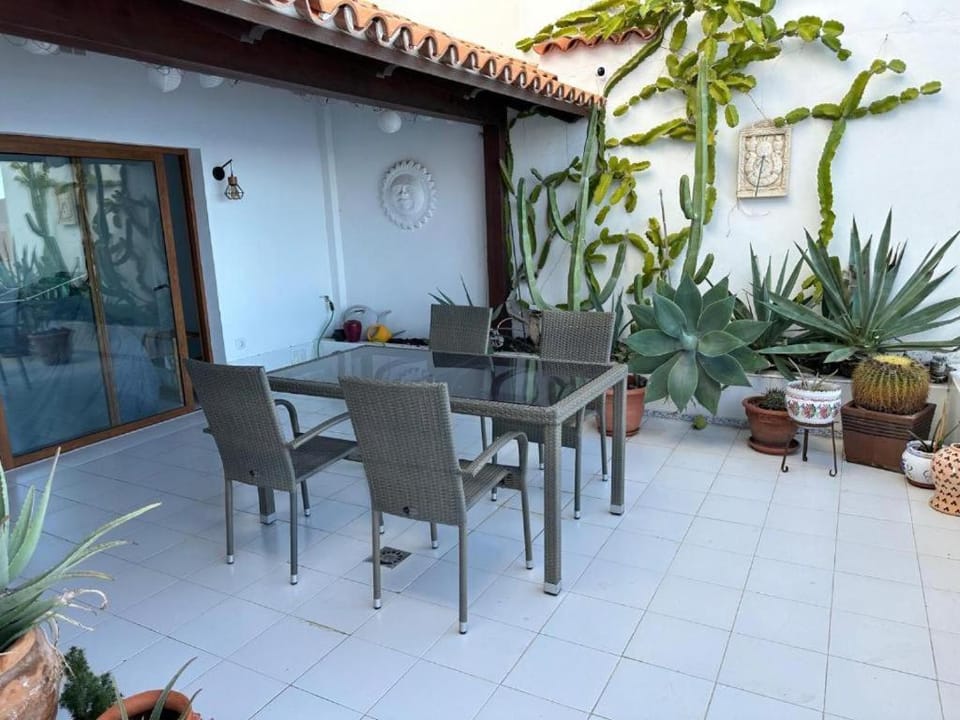 Balcony/Terrace, Garden view