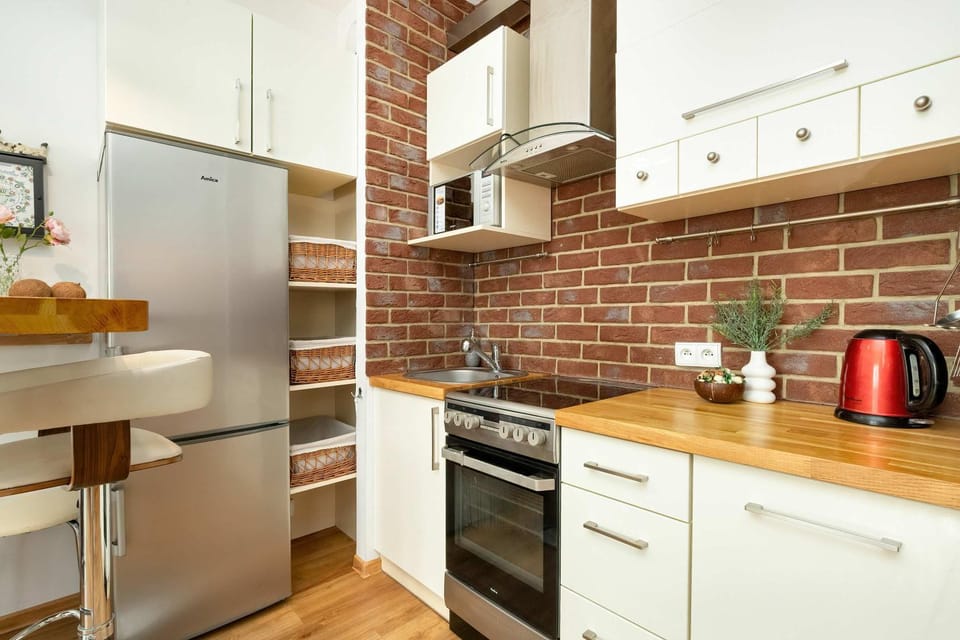 Coffee/tea facilities, Kitchen or kitchenette, Dining area