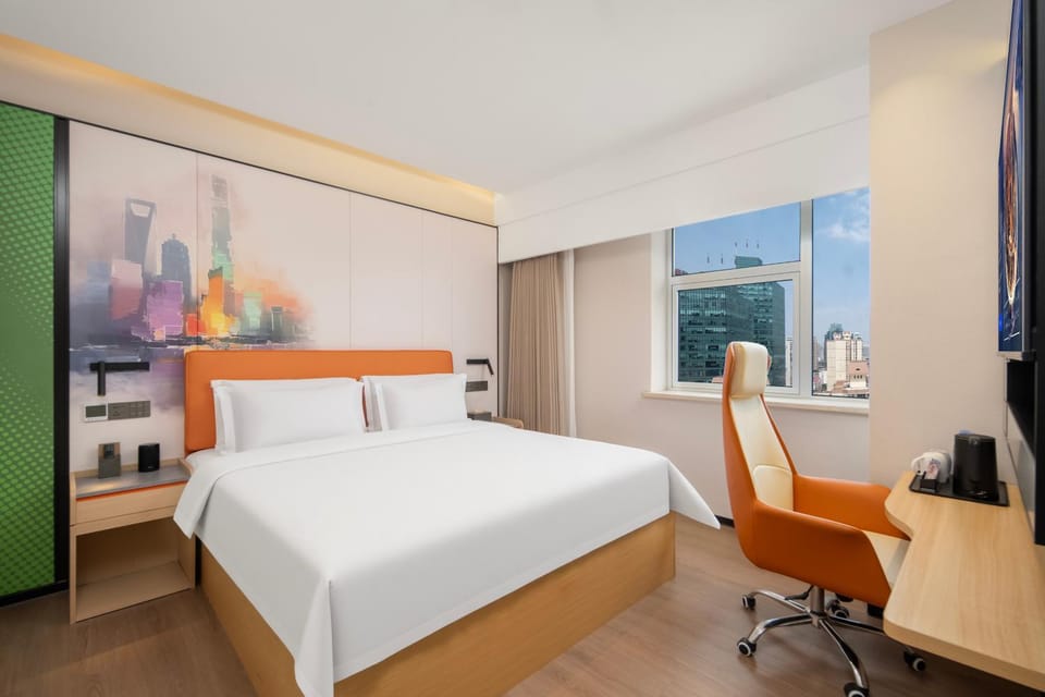 Bed, TV and multimedia, Photo of the whole room, Dining area, Bedroom