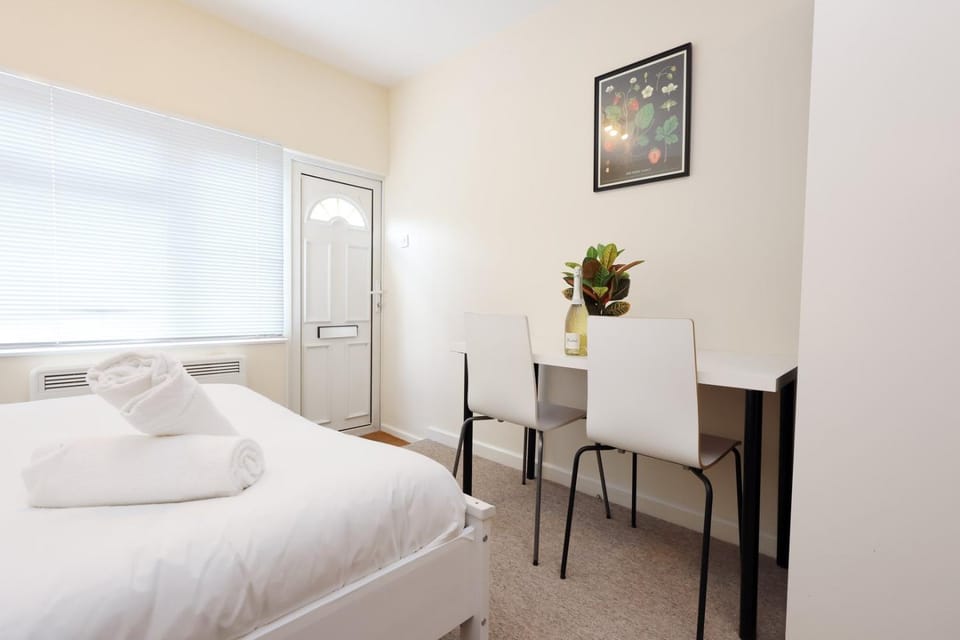 Chic 1-bed in Bath City with Free Parking! Apartment in Bath