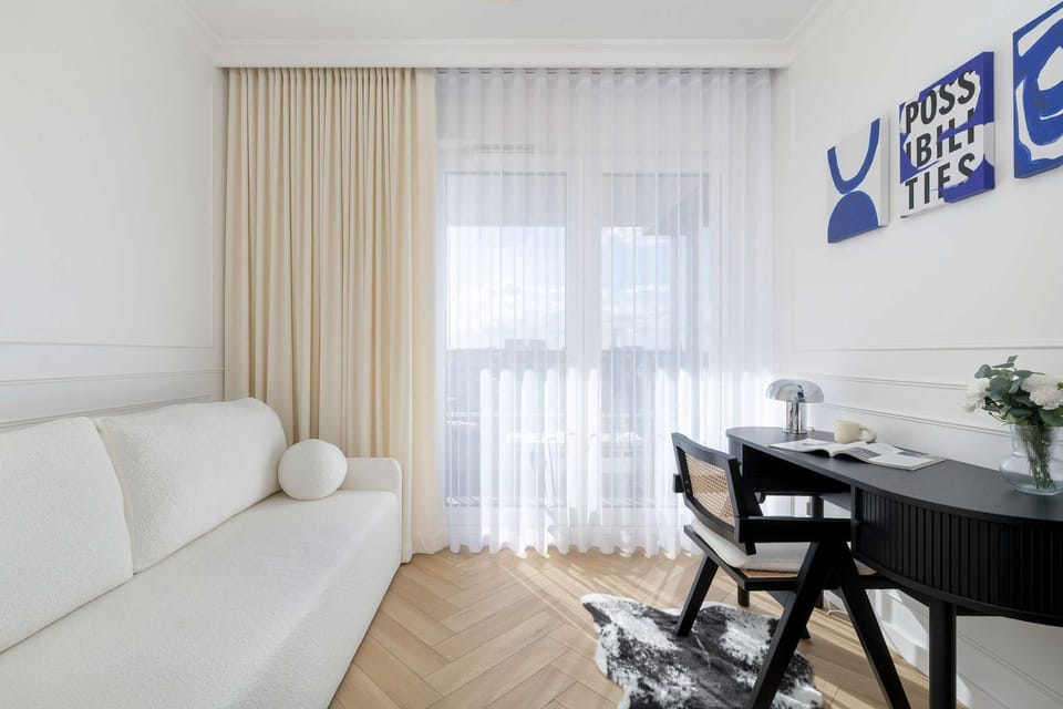 Seating area, Bedroom