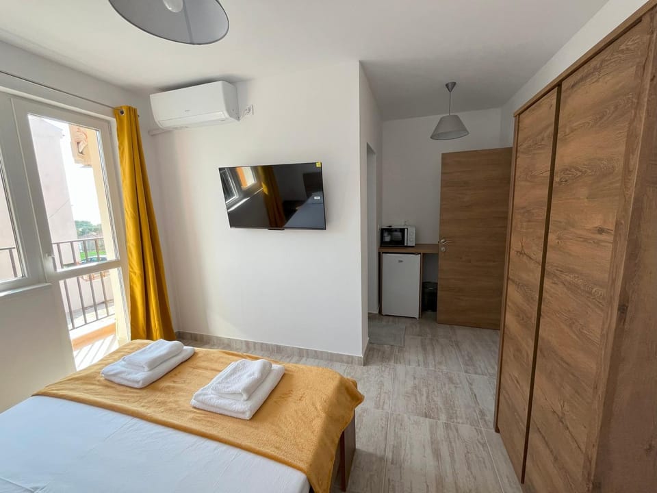 Семеен хотел Brizo Hotel in Burgas Province