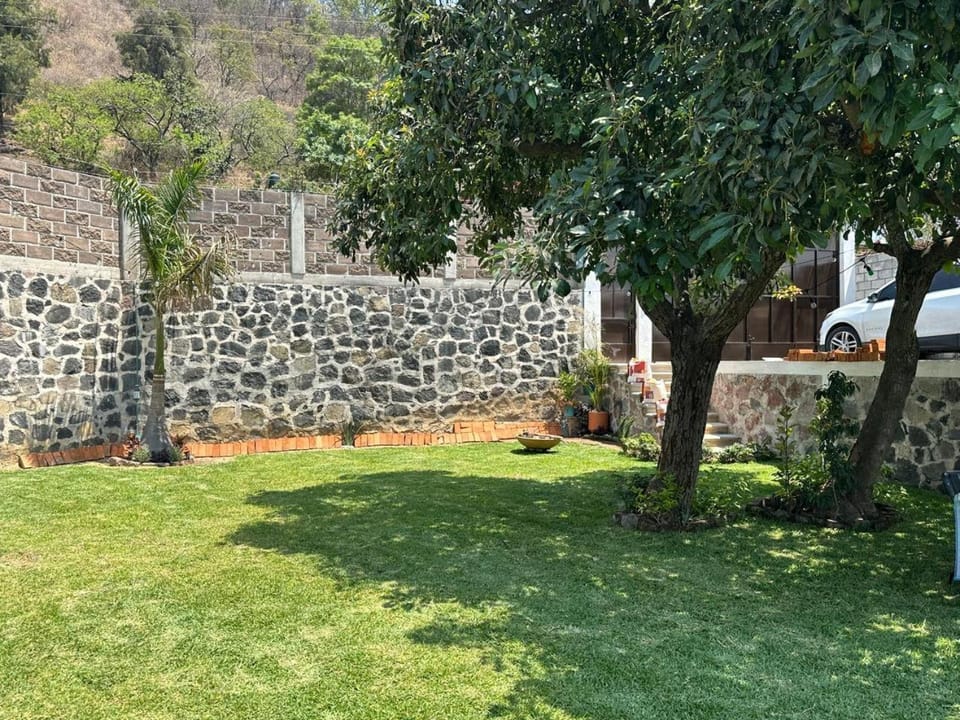Casa Palmer, con gran jardín House in State of Morelos