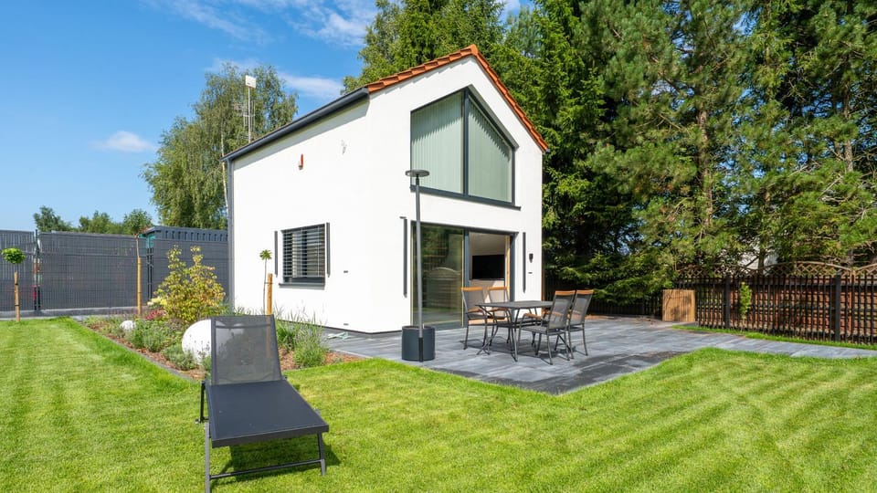 Property building, Patio, Garden