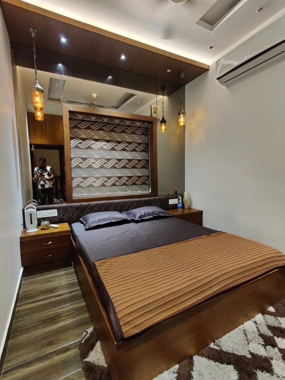 Photo of the whole room, Bedroom, air conditioner