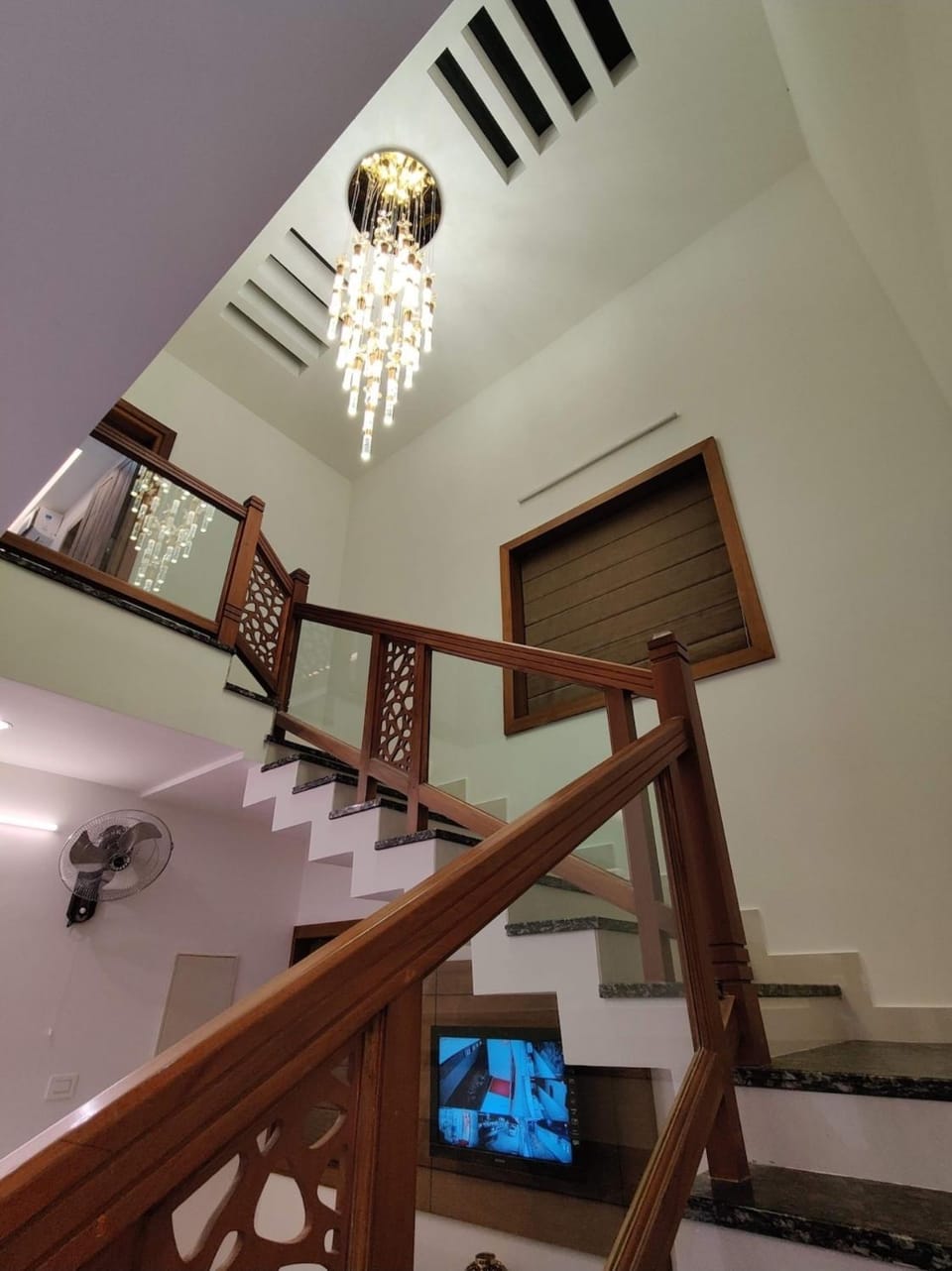 TV and multimedia, Dining area