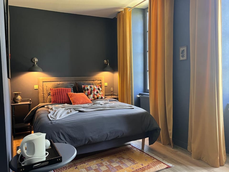 La Maison du Cèdre Bed and Breakfast in Nouvelle-Aquitaine